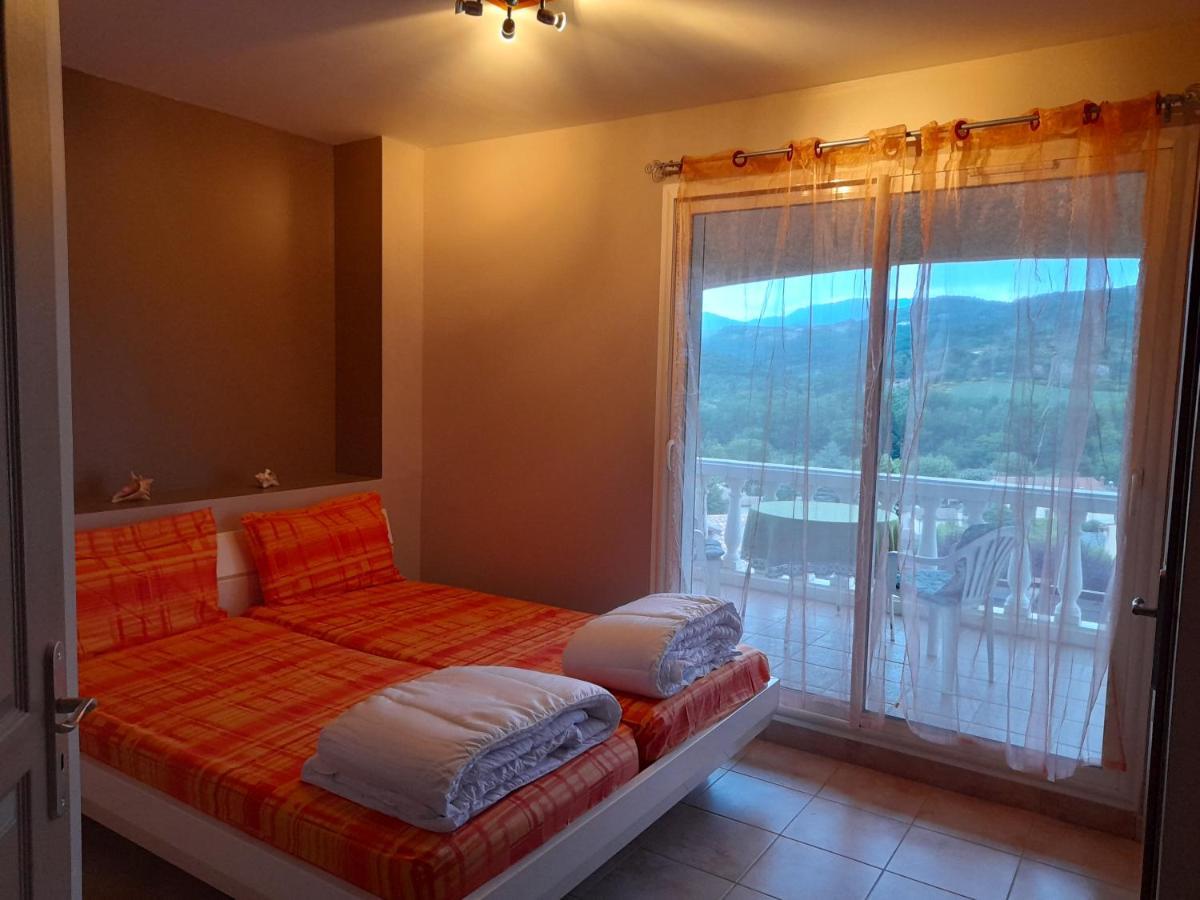 Chez Bernard Et Rosina Bed & Breakfast Espéraza Екстериор снимка